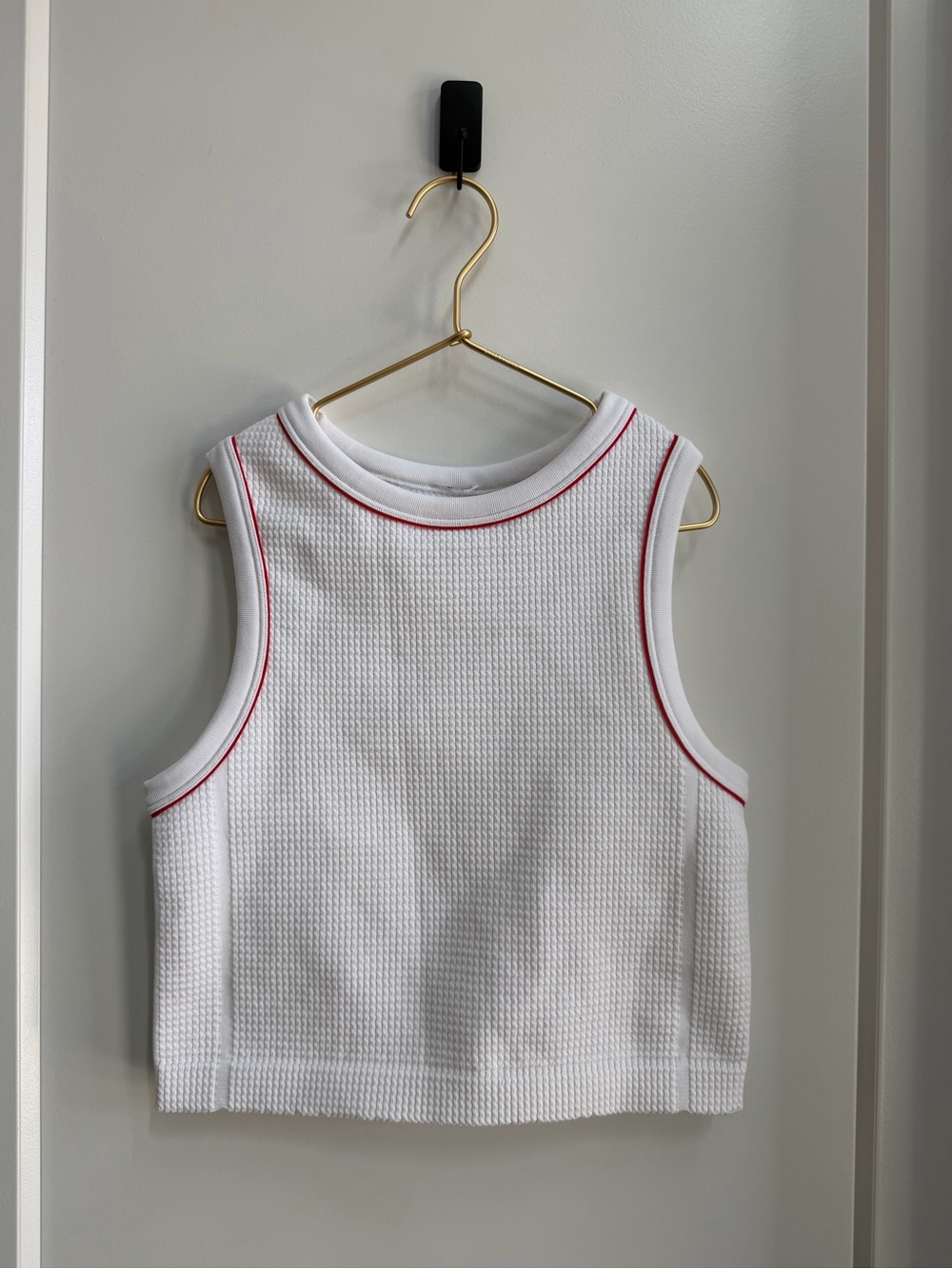 ❤️ Sz S All in motion White Waffle Knit Tank with Red Piping